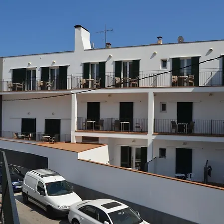 ホテル Mediterrani カレリャ・デ・パラフルジェリ