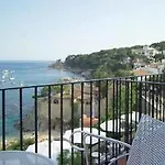 Mediterrani מלון 3*