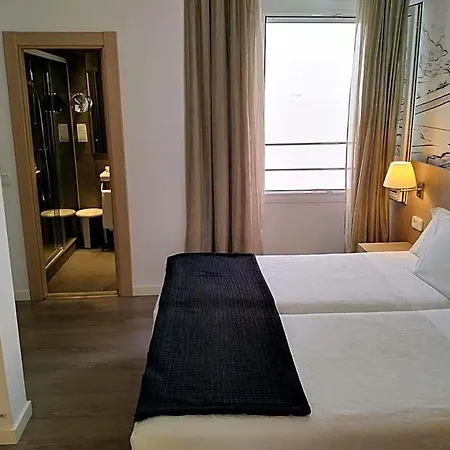 فندق Mediterrani 3*